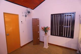 Old Parkland Hostel - 3