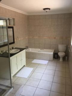Summerview Guest Lodge - Johannesburg - 7