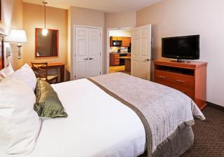 Candlewood Suites Deer Park by IHG - 2