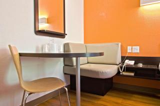 Motel 6-East Brunswick, NJ - East Brunswick - 2
