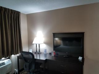 Americas Best Value Inn and Suites Bismarck - Bismarck - 9