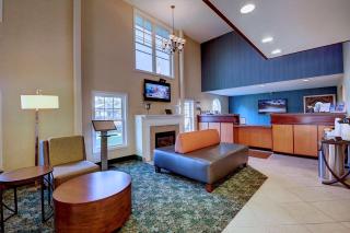 Best Western Plus, The Inn at Hampton - Hampton - 9