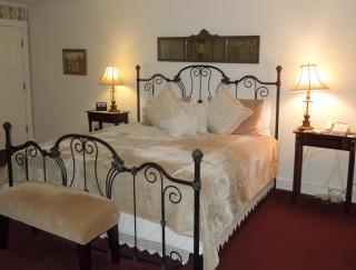 Brook Farm Inn - 6