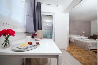 Villa Makarana Apartments - 3