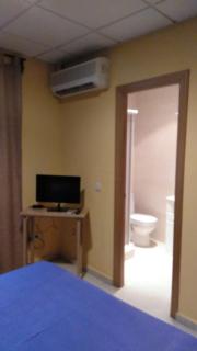 Hostal DS - Velilla de San Antonio - 7
