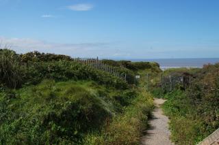 2 Bed Apartment w/private access to 7 miles of sandy beach - Sleeps 4 - Brean - 1