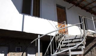Armen's Guest House - 9