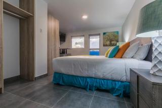 TuribanaPlaza - Palm-Eagle Beach - 2