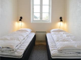 Four-Bedroom Holiday Home In Ulfborg - Øhuse - 1