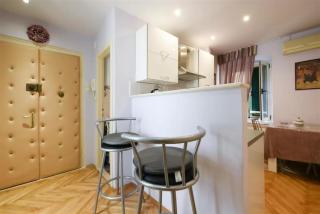 TOP location & WALK SCORE 93 with washing machine - 7