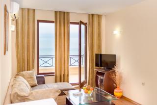 Sea View Rental Front Beach - Golden Sands - 1