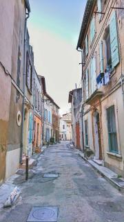 Place de la Roquette, centre historique - Arles - 5