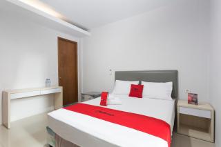 RedDoorz Plus near Cilandak Town Square 2 - Jakarta - 1