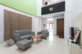RedDoorz Plus near Cilandak Town Square 2 - Jakarta - 6