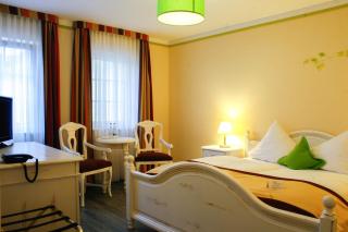 Hotel Speeter - Weisenheim am Berg - 3