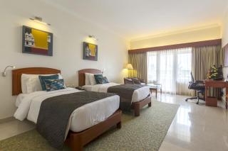 Hotel Naveen Lakeside - 1