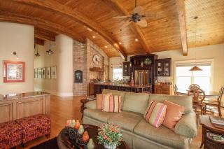 Lay By The Bay - Saugatuck - 3