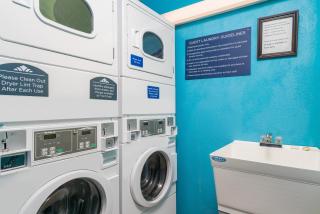 Microtel Inn & Suites by Wyndham Rochester North Mayo Clinic - Rochester - 1