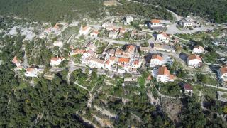 House Medea - Ustrine - 1