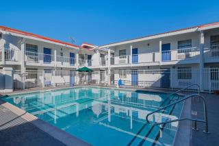 Motel 6-Grand Prairie, TX - Interstate 30 - 7