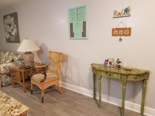 2BR/1BA Sienna Park Apartment - Sarasota - 4
