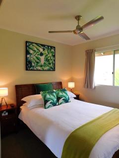 Watersons at Airlie Central Apartments - Airlie Beach - 6