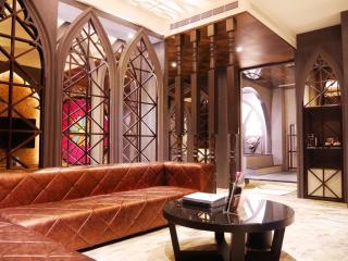 Refinement Motel - 6