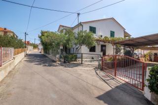 Apartment and Rooms Ruza - Trogir - 0