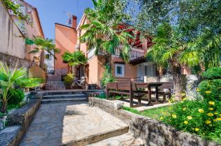 Apartments Ester - Funtana - 0