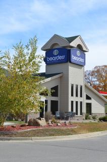 Boarders Inn and Suites by Cobblestone Hotels - Fayette - Fayette - 0