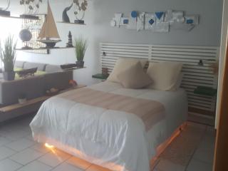 Cozy Apartment, Ocean Front - 1