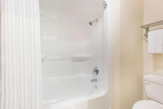 Super 8 by Wyndham Claremore OK - Claremore - 1