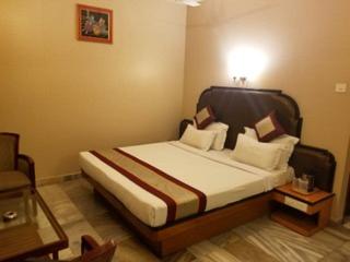 Hotel Sindhuri Park - 3