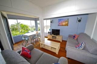 Apollo 1, 9 Hodgson Street - Crescent Head - 0