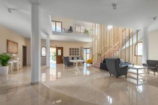 Evelyn Villa - Archangelos (Arcangelo) - 8