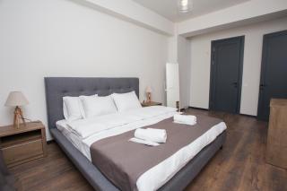 2BR Apt with Pool & Gym in the Building- By Wehost - Tbilisi - 4