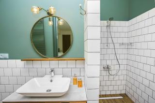 2BR Apt with Pool & Gym in the Building- By Wehost - Tbilisi - 3