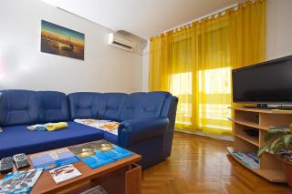 Apartments with WiFi Split - 11694 - 3