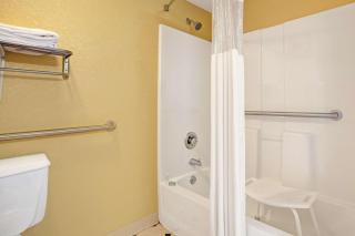 Travelodge by Wyndham Forest Park Atlanta South - Forest Park - 2