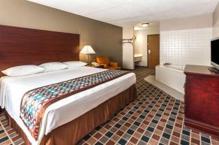 Super 8 by Wyndham Frankfort IN - Frankfort - 7
