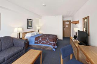 Super 8 by Wyndham Swift Current - Swift Current - 6