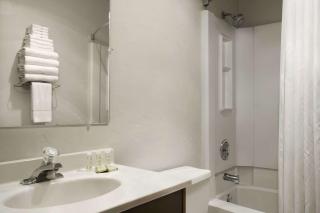 Super 8 by Wyndham Portland Airport - Portland - 5