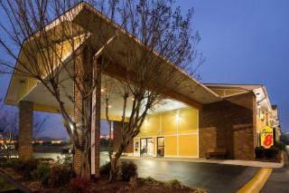 Super 8 by Wyndham Charlotte University - Charlotte - 9