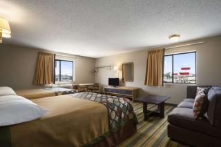 Super 8 by Wyndham Blackwell - 2