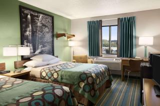 Super 8 by Wyndham Batesville - 6