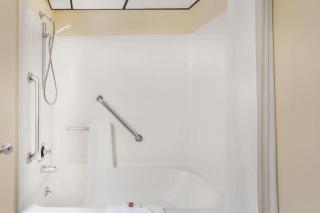 Travelodge by Wyndham Loveland/Fort Collins Area - 1