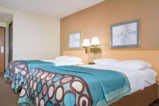 Super 8 by Wyndham Menomonie WI - Menomonie - 5