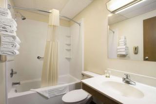 Super 8 by Wyndham Cuba - Cuba - 6