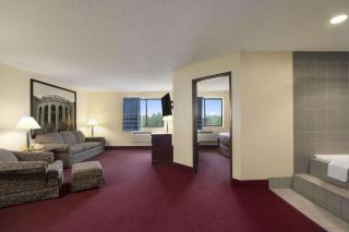Super 8 by Wyndham Cuba - Cuba - 1