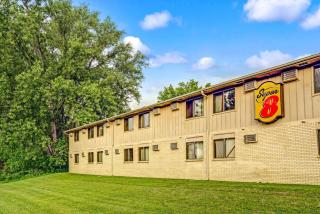 Super 8 by Wyndham Chaska - Chaska - 9